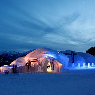 Fiestas y espectáculos en el poblado ALPENIGLU®