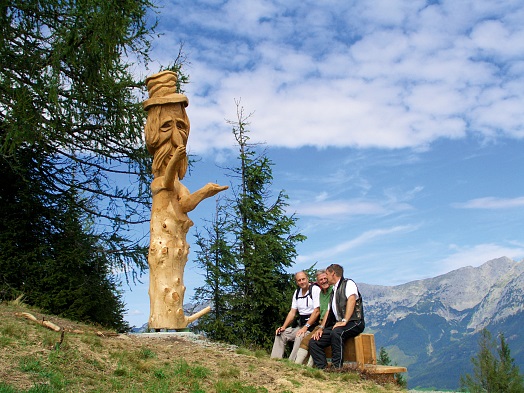 Rübezahl houtfiguren wandelpad Ellmau Wilder Kaiser