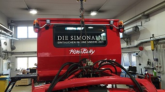 Umgestalteter Pistenbully mit 15 Sitzplätzen