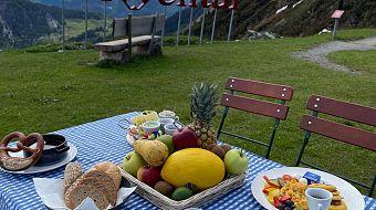 Breakfast on the mountain in Rice & Fries Choralpe